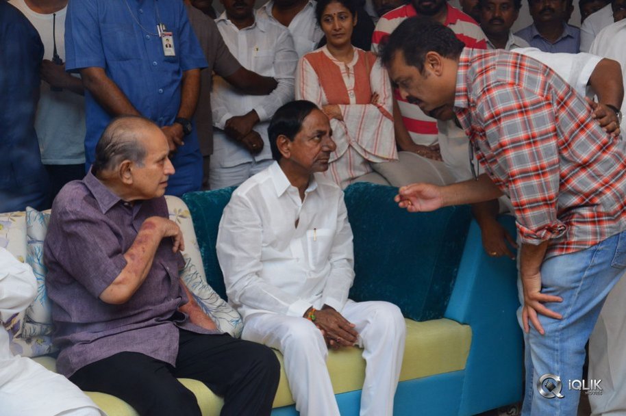 Celebrities-Pay-Homage-to-Vijaya-Nirmala-Garu